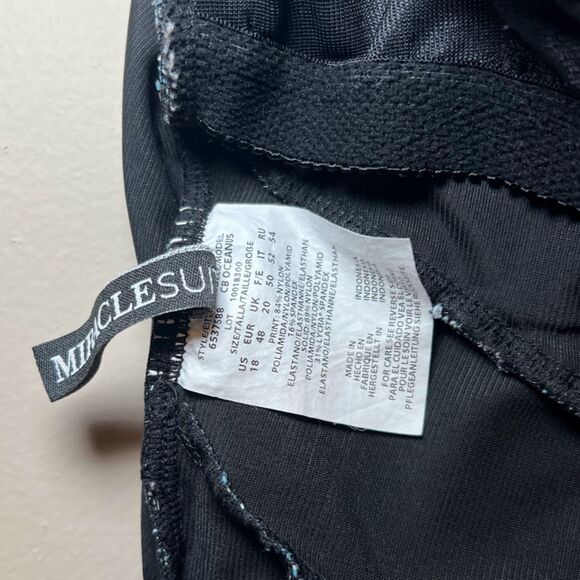 Miraclesuit Swimsuit Size 18 - Picture 7 of 8